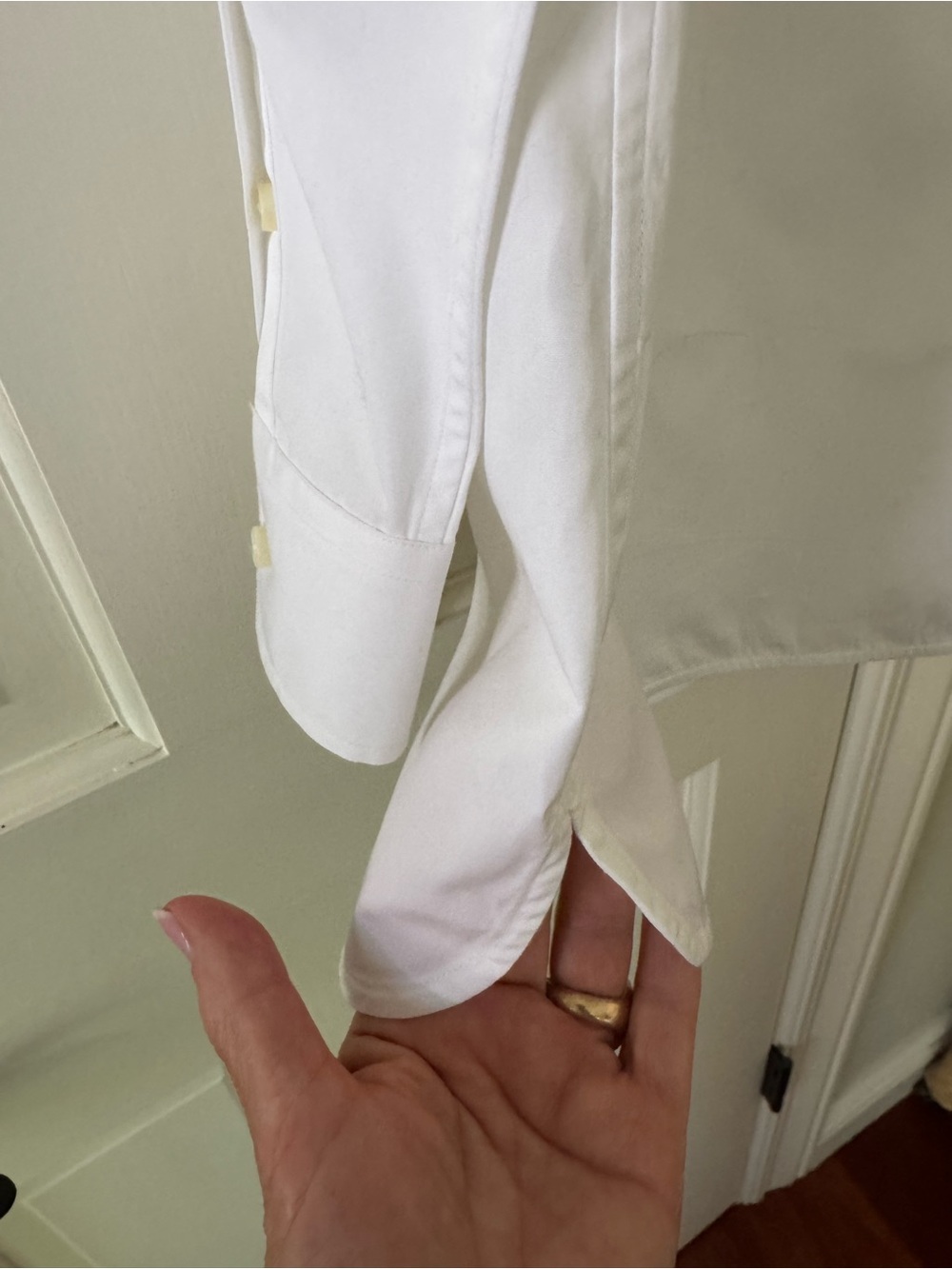 Ann Mashburn Oversized White Mandarin-Collar Shirt - Picture 7 of 10